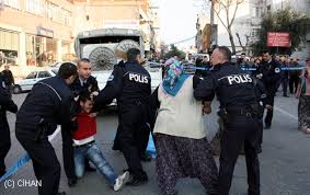 BABASININ KULLANDII ARACIN ALTINDA CAN VERD!!!