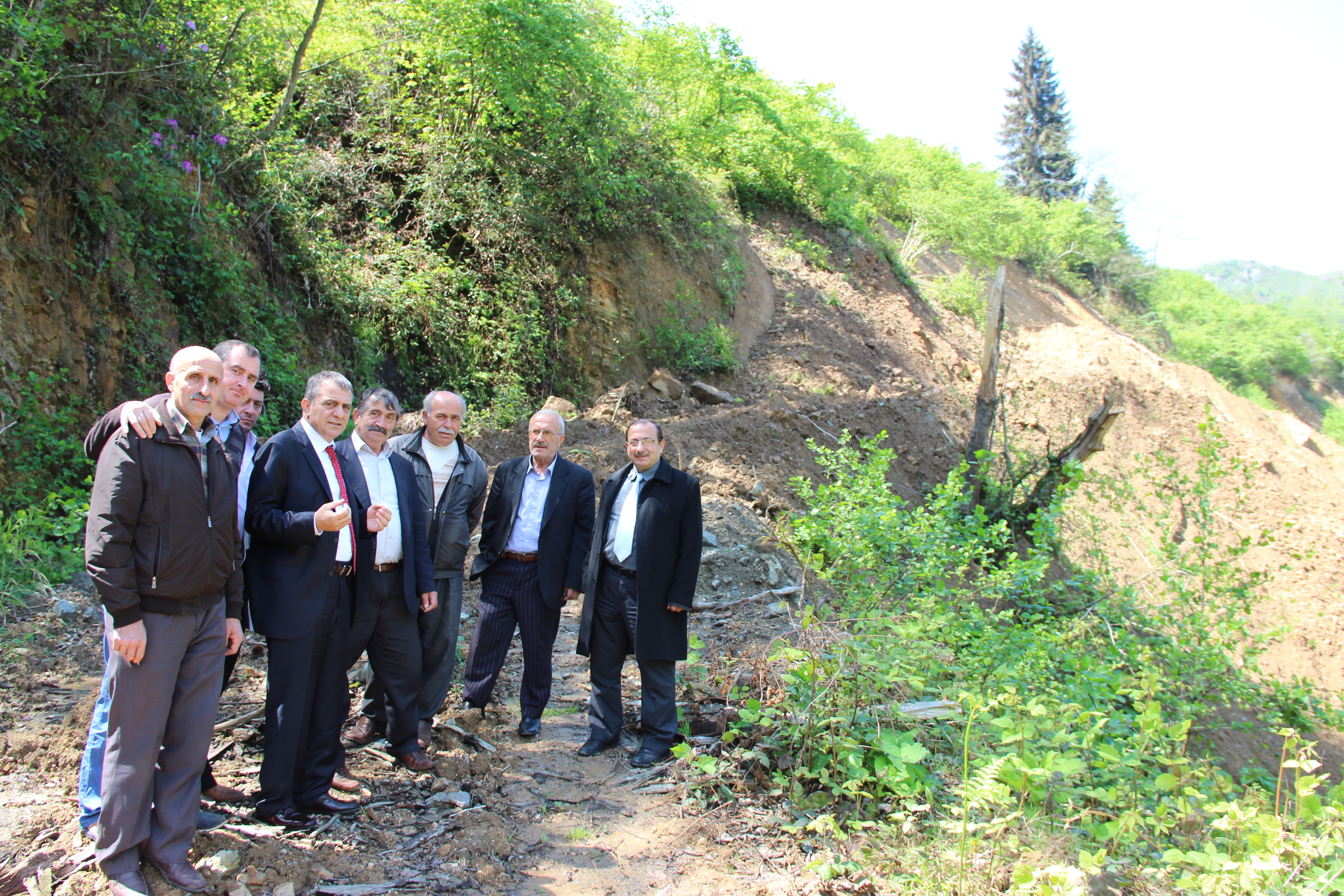 SAIROLU KAPANAN TADELEN MAHALLES YOLUNU AIYOR