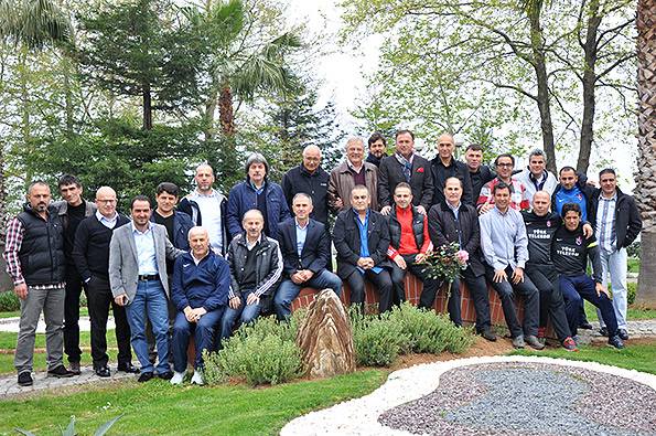 MANDIRALI`DAN TEKNK ADAMLARA KAHVALTI