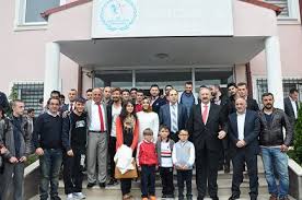 TRABZONSPOR`LU FUTBOLCULAR ARAKLI GENLK MERKEZNDE!!!