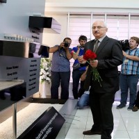 Madmak Oteli`ne karanfil braktlar